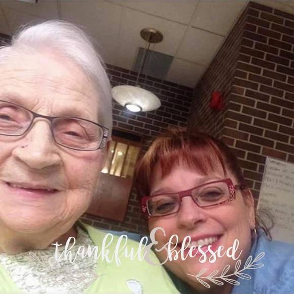 Meet your Posher, Carole - Picture 1 of 1